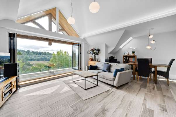 Flat Northdown Lane in Guildford