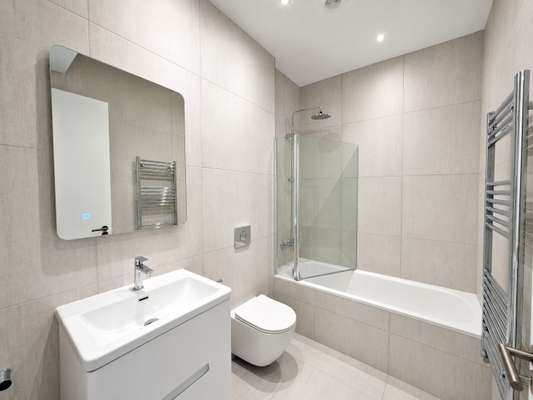 Flat Muswell Hill Broadway in Greater London