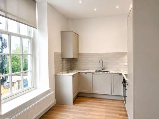 Flat Muswell Hill Broadway in Greater London