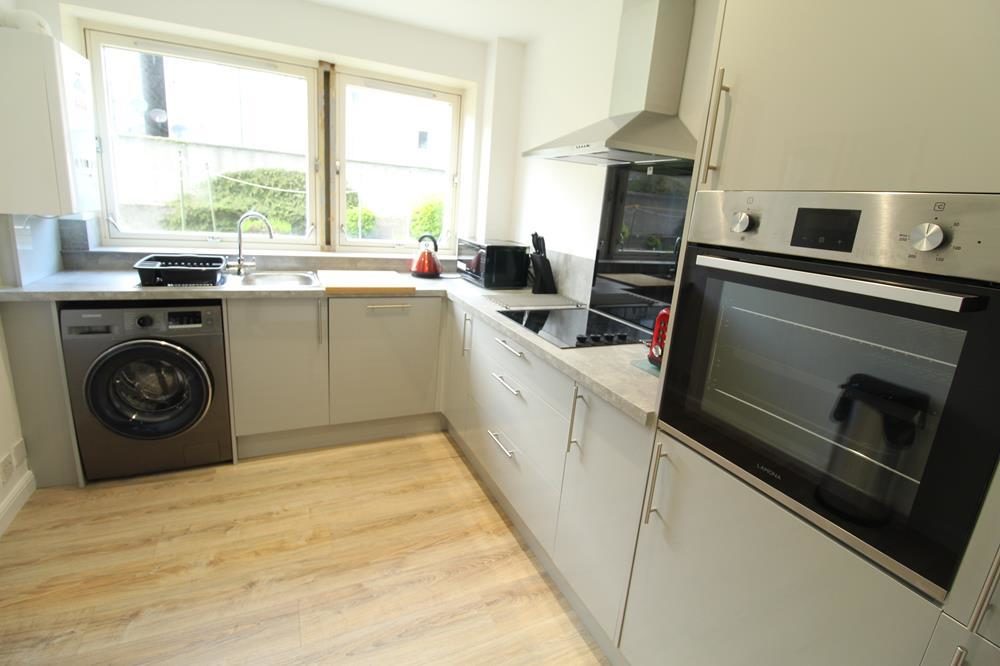 Flat Claremont Gardens in Leeds
