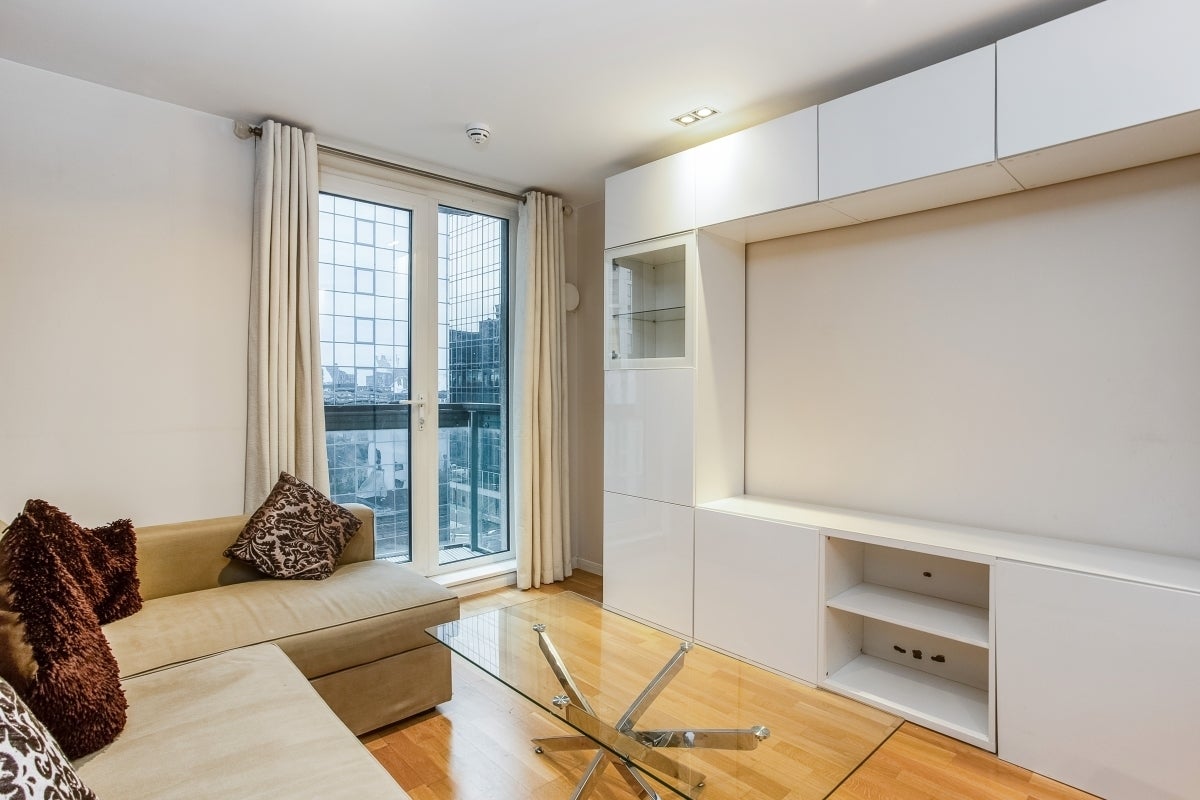 Flat Limeharbour in Greater London