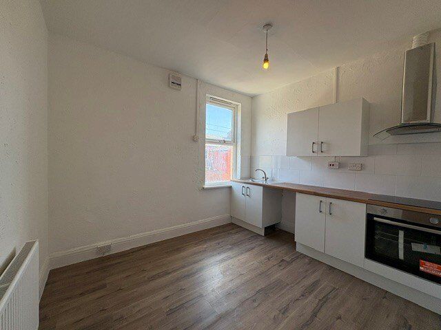 Flat Clifford Road in Blackpool