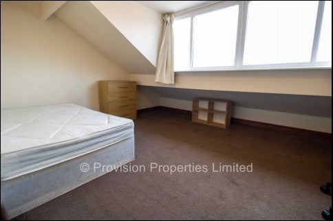 Flat Chestnut Avenue in Leeds