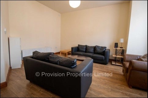 Flat Chestnut Avenue in Leeds