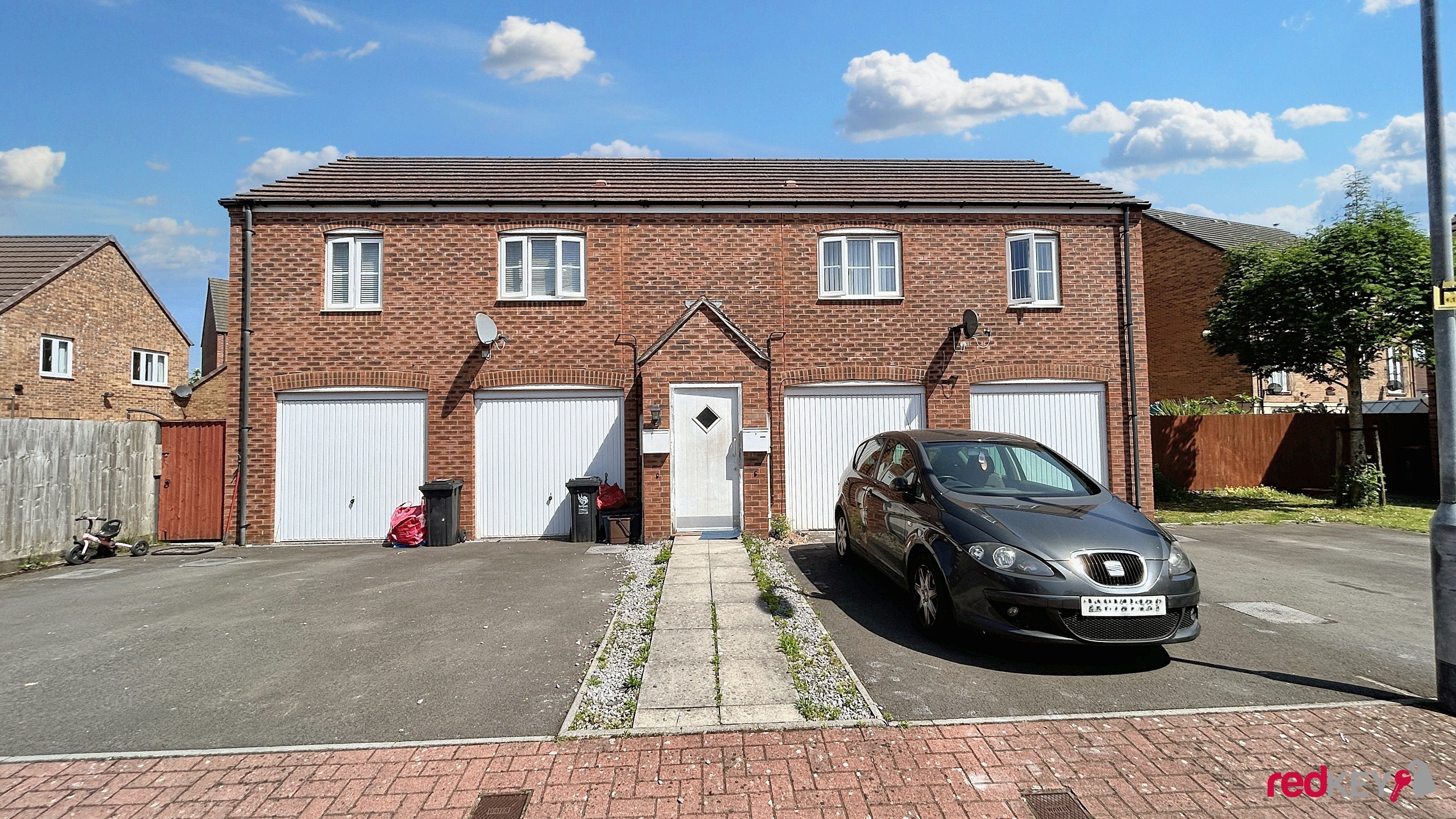 Flat Lysaght Avenue in Newport