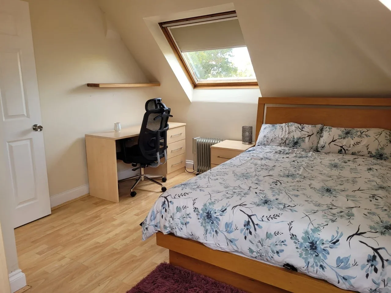 Room Mabel Street in Woking