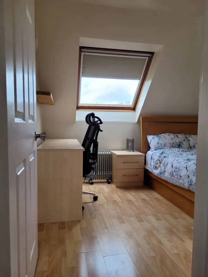 Room Mabel Street in Woking