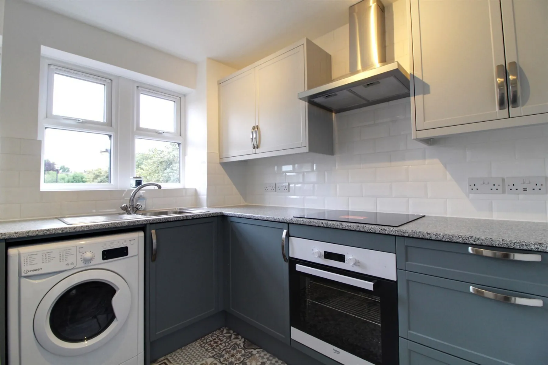 Flat Kirkland Drive in Greater London