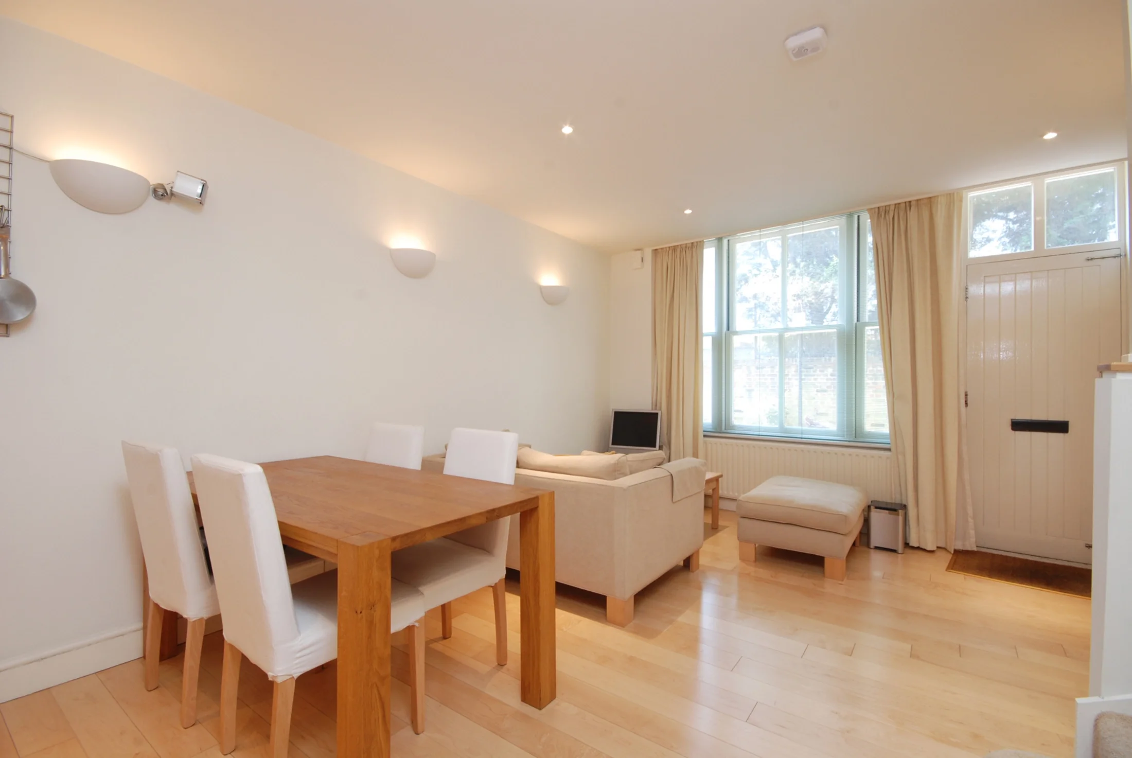 House Point W Access Road in Greater London