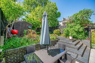 Flat Belsize Road in Greater London