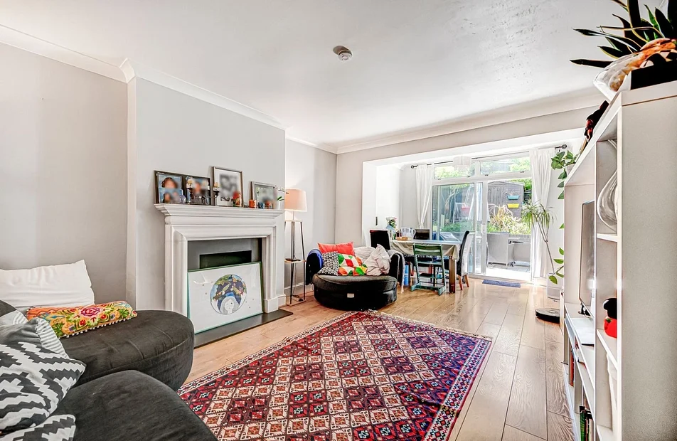 Flat Belsize Road in Greater London