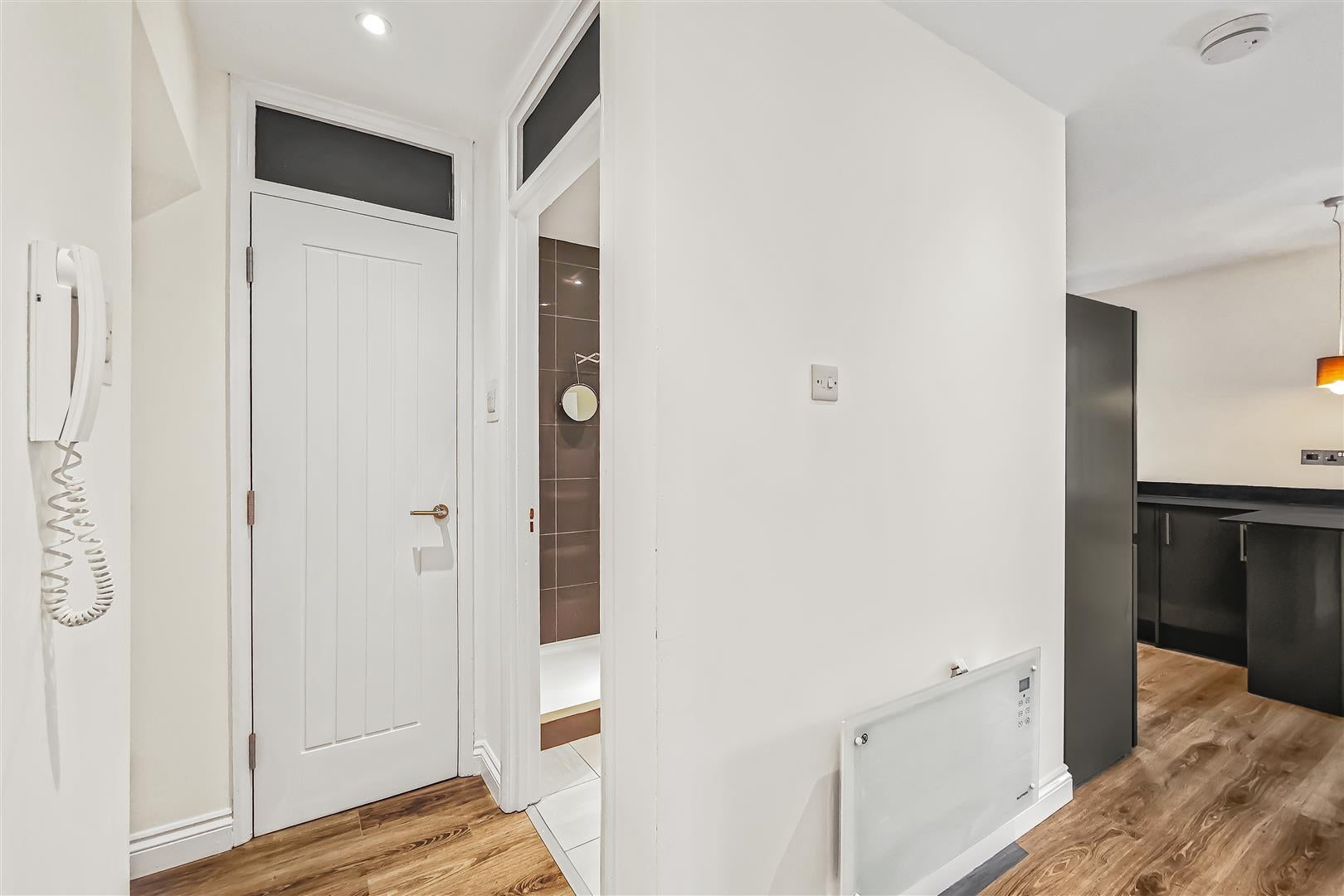 Flat Lower Hall Lane in Greater London