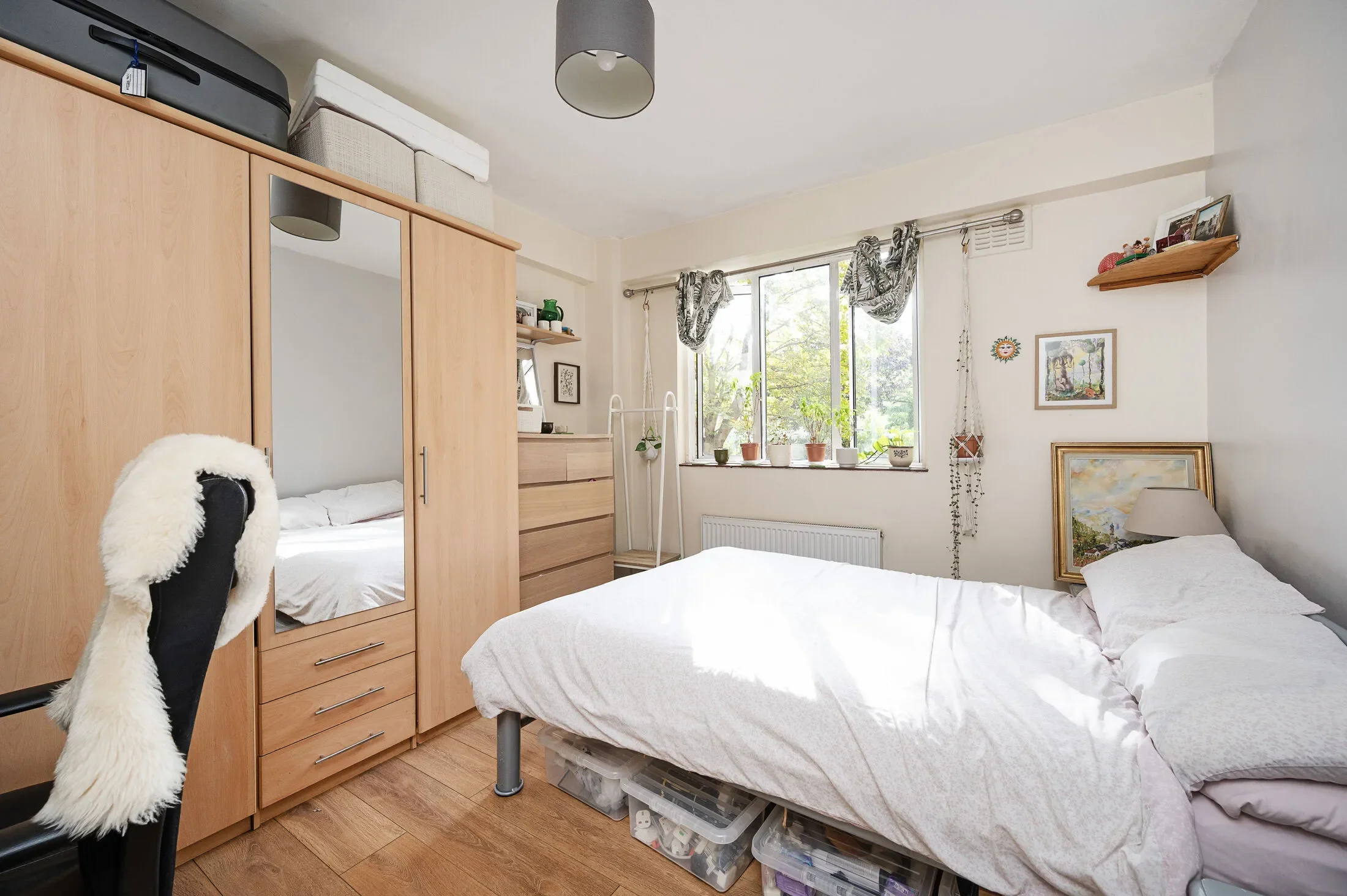Flat Adelina Grove in Greater London