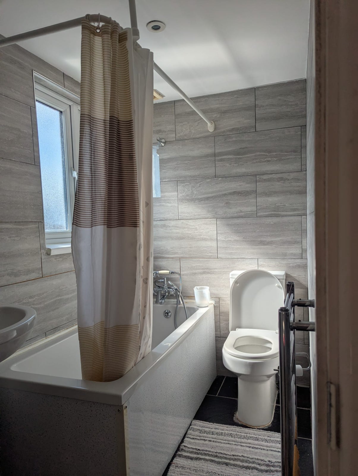 Room Burnside Road in Greater London