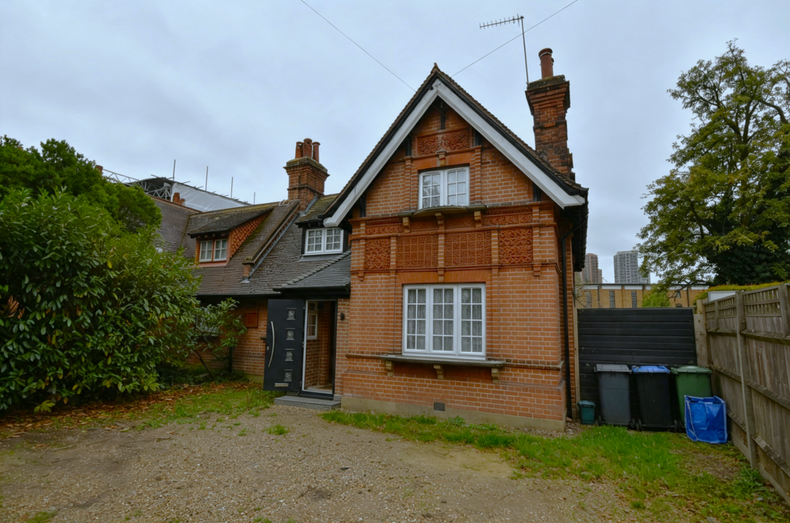House Stanley Avenue in Greater London