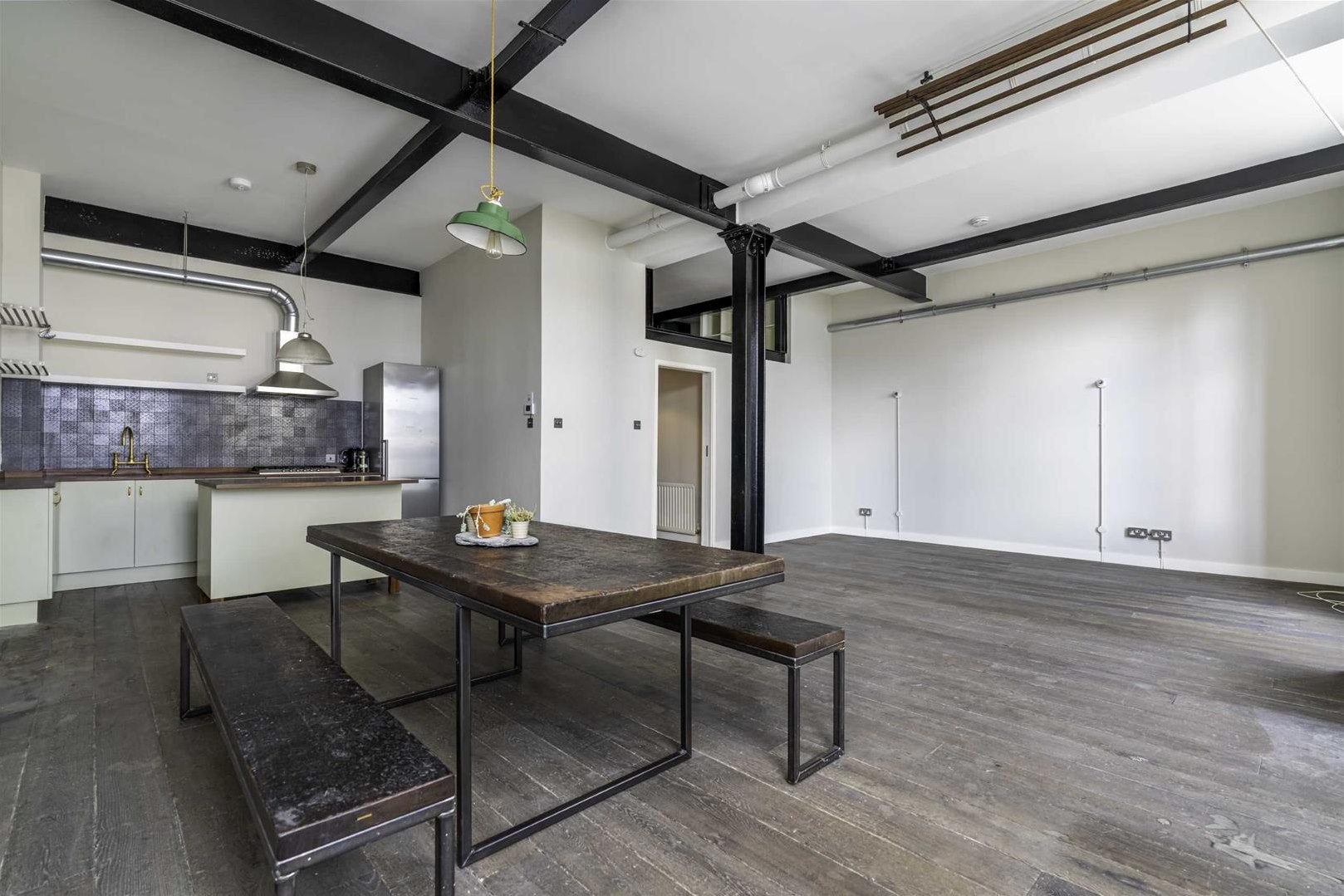 Flat Carysfort Road in Greater London