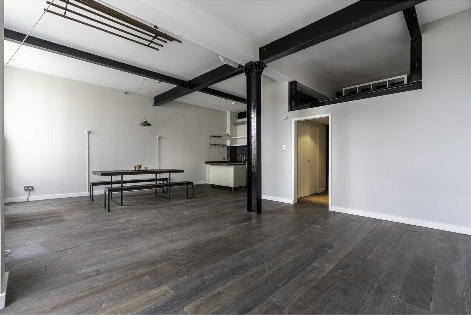 Flat Carysfort Road in Greater London