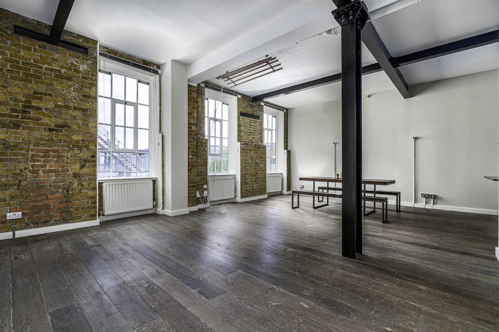 Flat Carysfort Road in Greater London