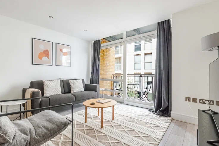Flat Cassilis Road in Greater London