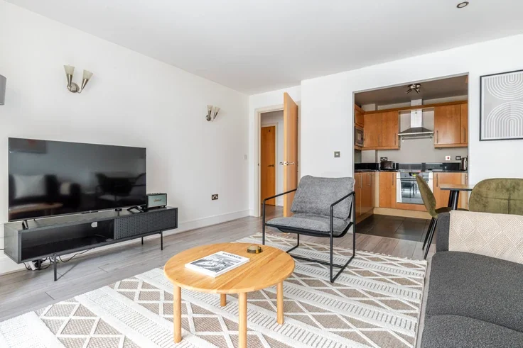 Flat Cassilis Road in Greater London