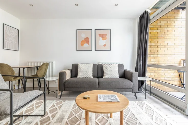 Flat Cassilis Road in Greater London