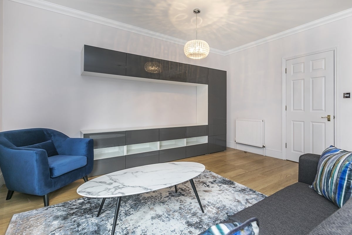 Flat Folgate Street in Greater London