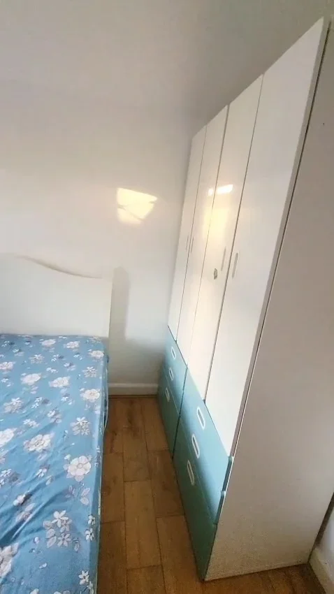 Room Messent Road in Greater London