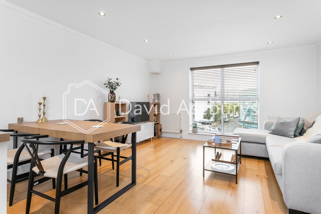 Flat Liverpool Road in Greater London