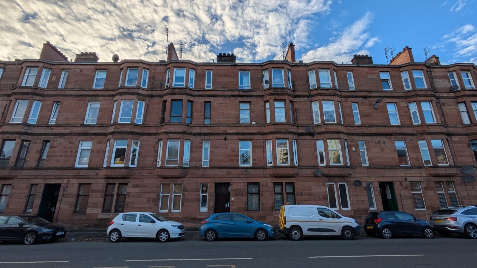 Flat Holmlea Road in Glasgow