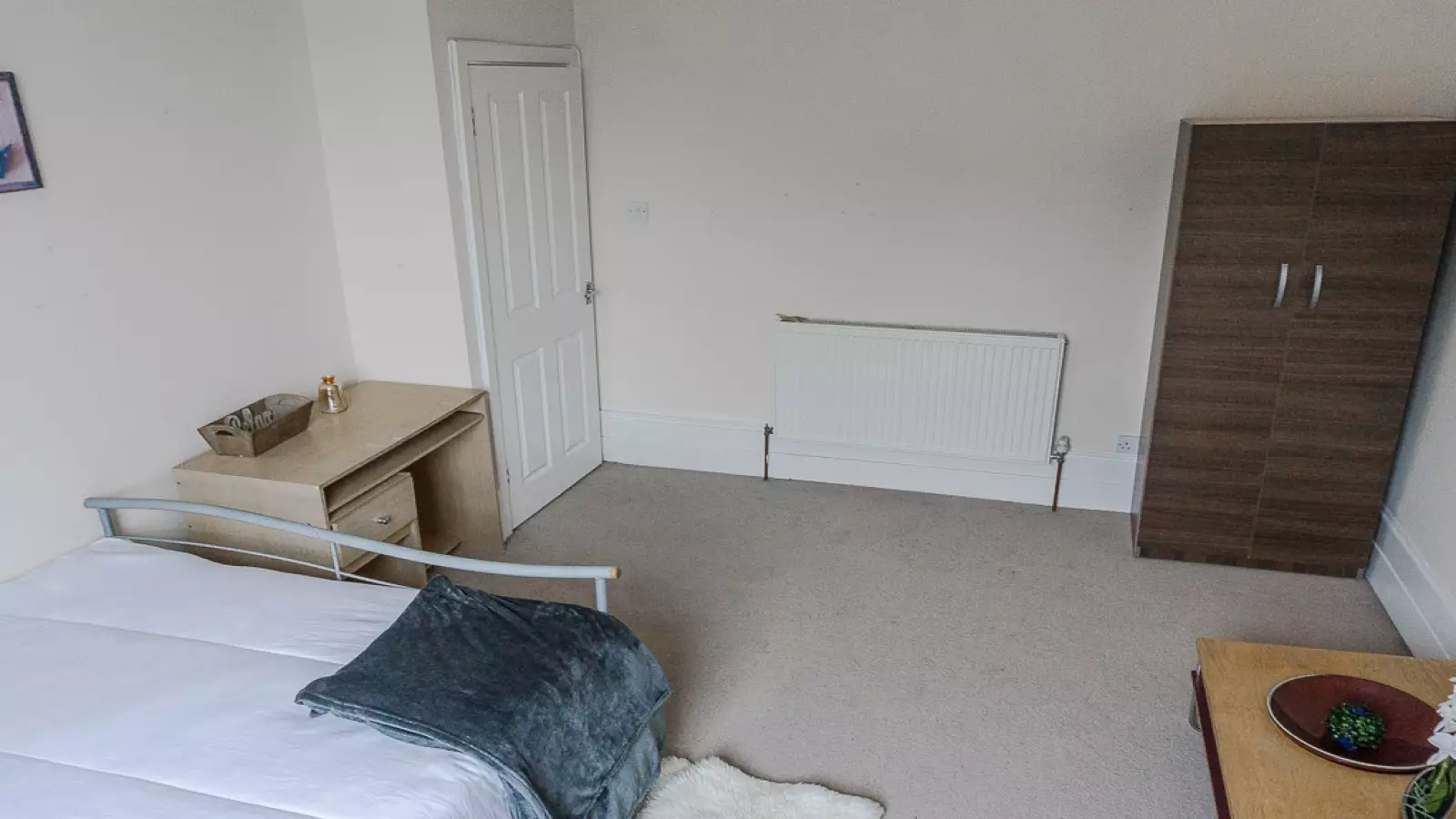 Room 1st Avenue in Greater London