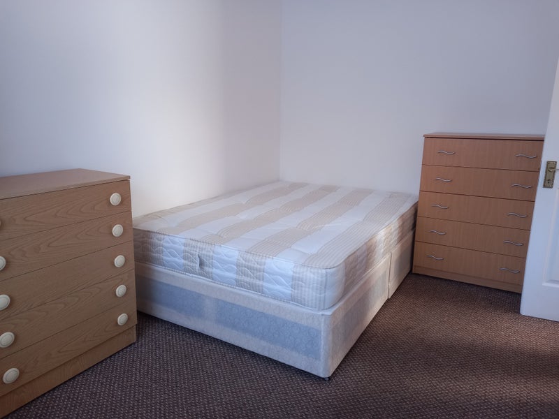 Room Clarence Road in Greater London