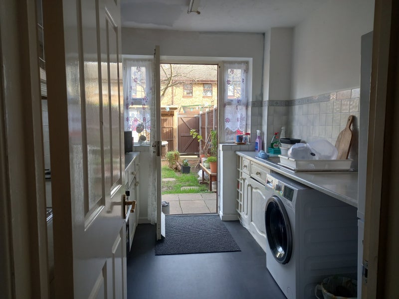 Room Clarence Road in Greater London