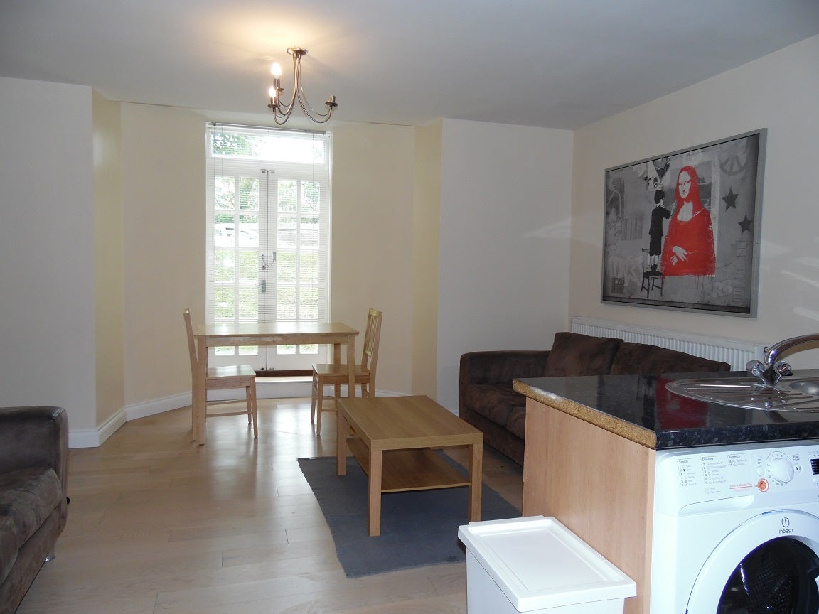 Flat Osborne Terrace in Newcastle upon Tyne