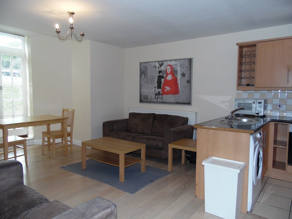 Flat Osborne Terrace in Newcastle upon Tyne