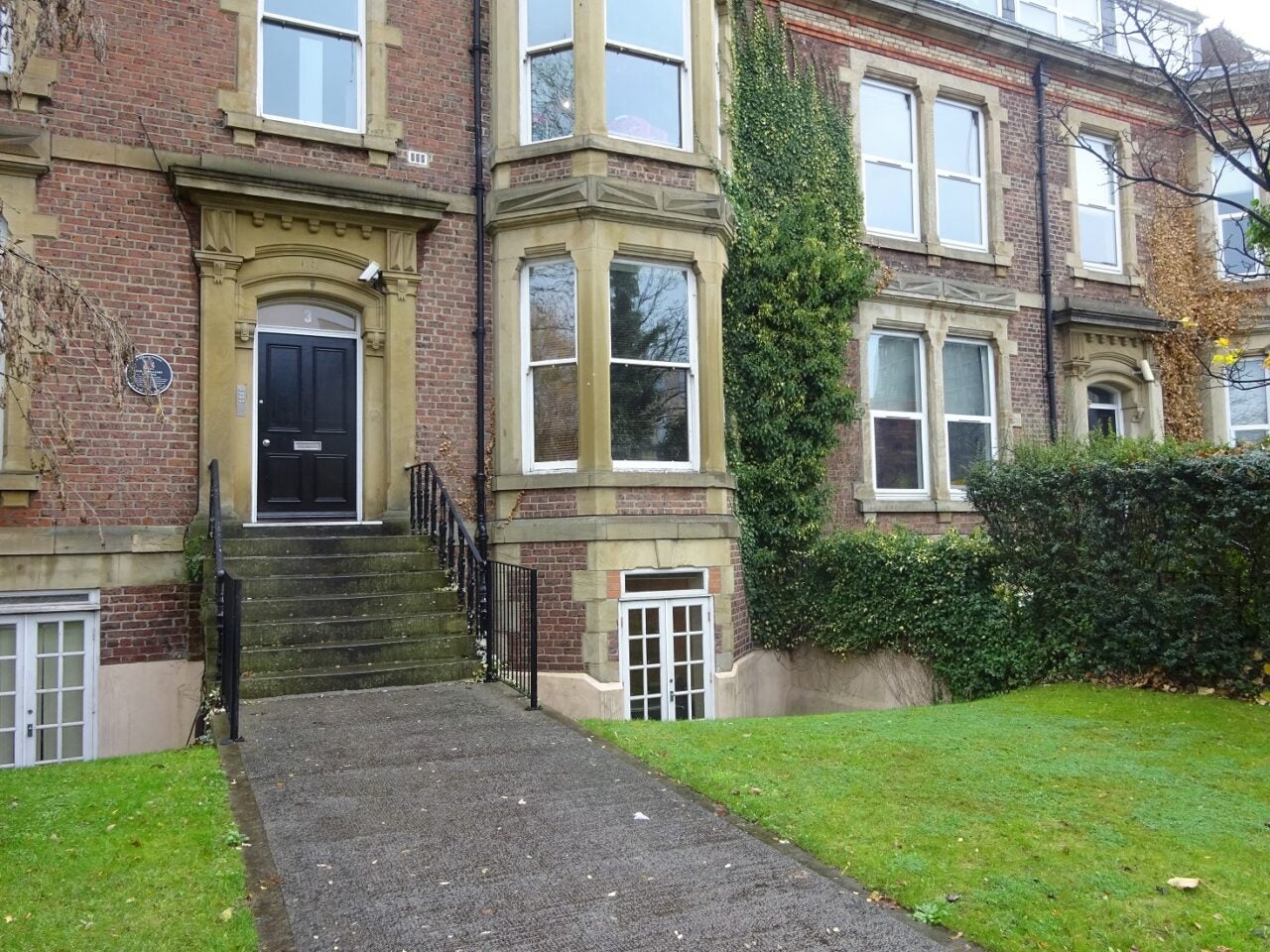 Flat Osborne Terrace in Newcastle upon Tyne