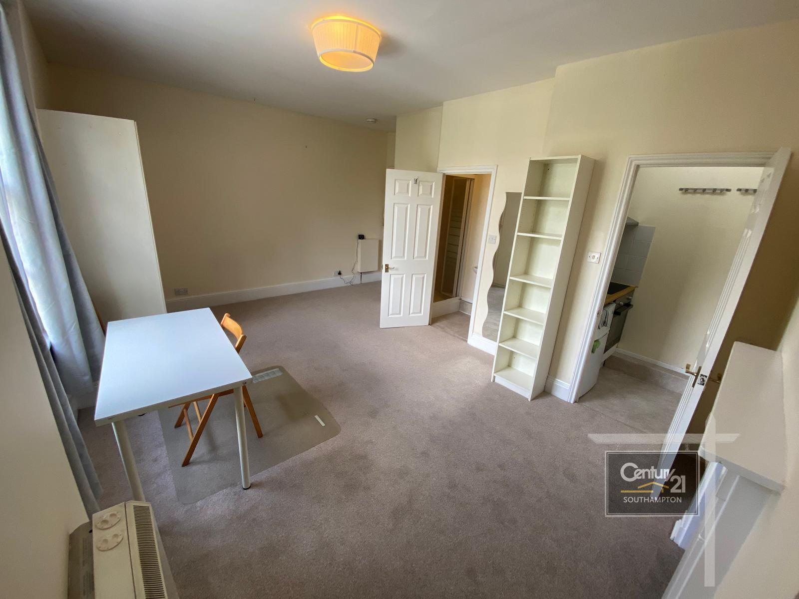 Flat Cranbury Place in Southampton