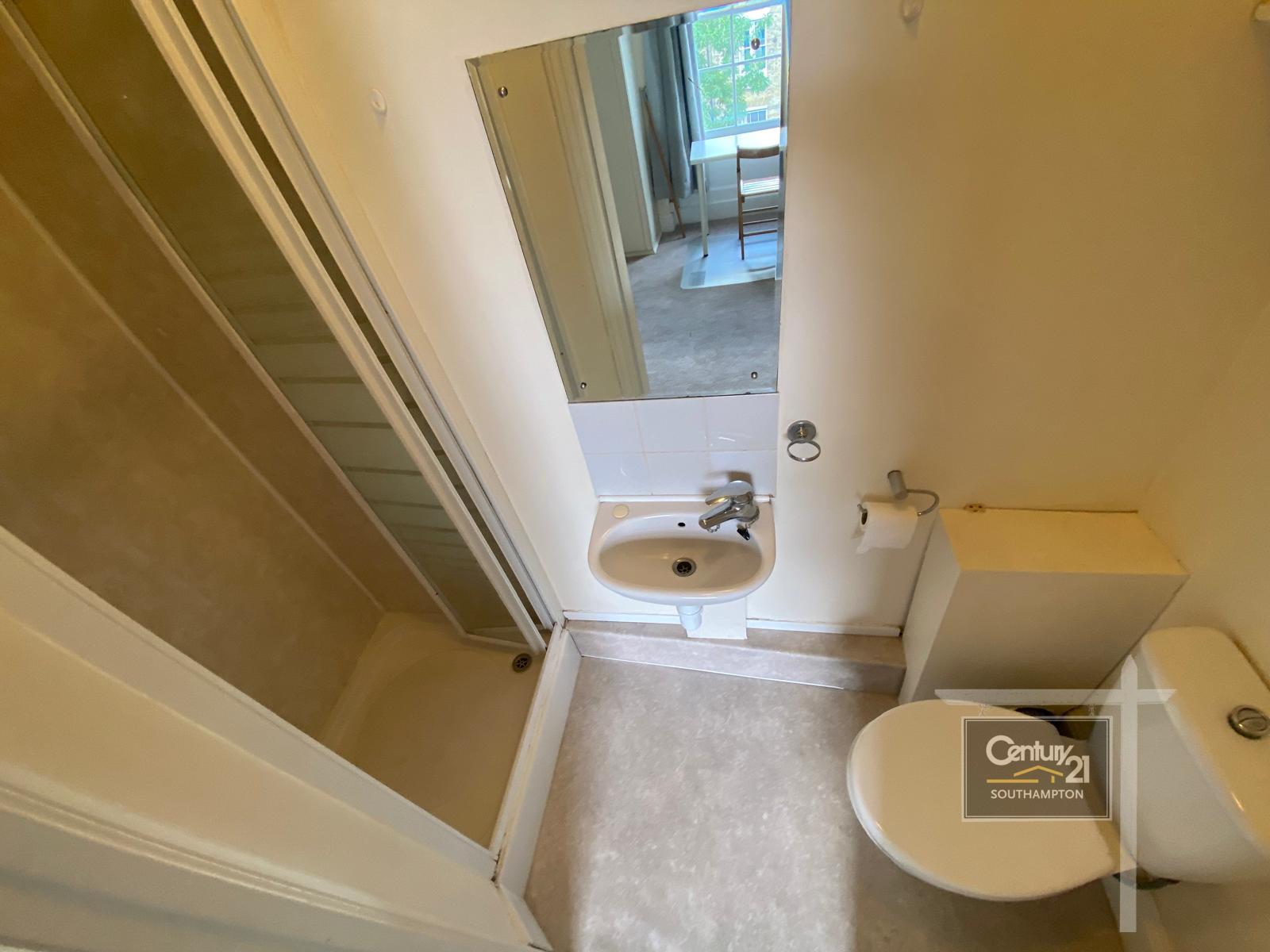 Flat Cranbury Place in Southampton