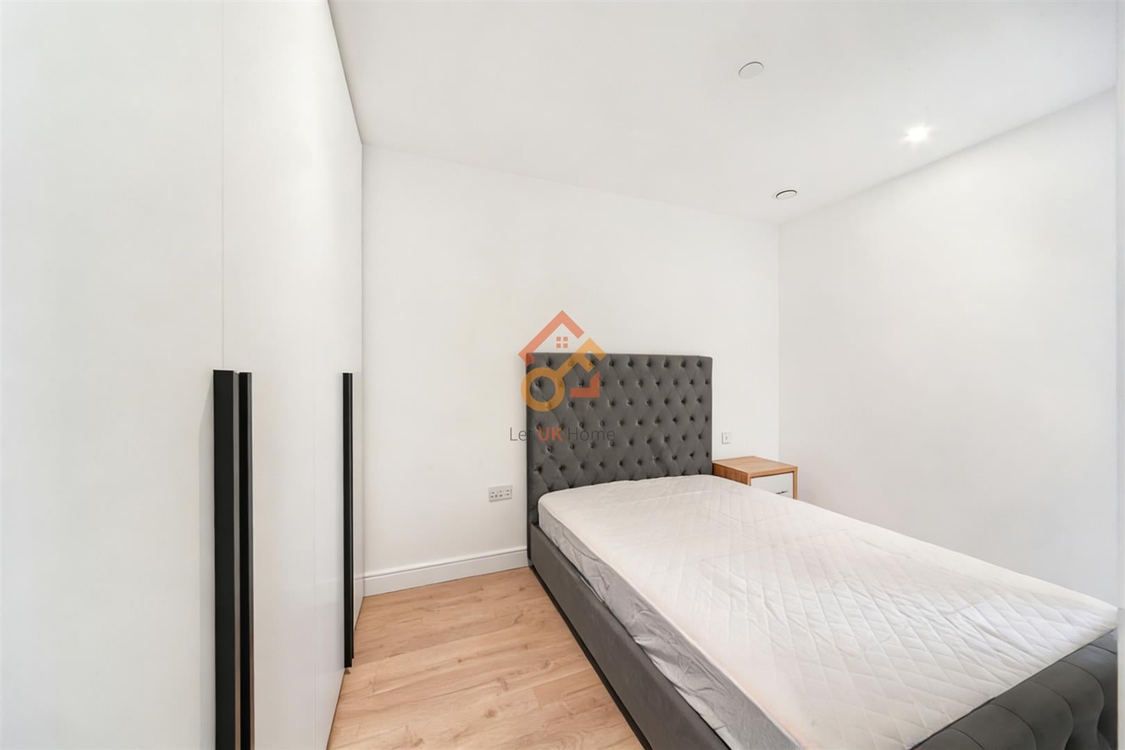 Flat Belgrave Road in Edinburgh