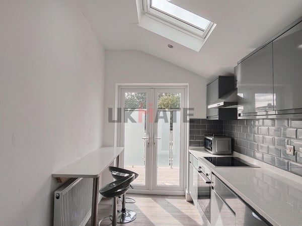 Flat Ewell Road in London