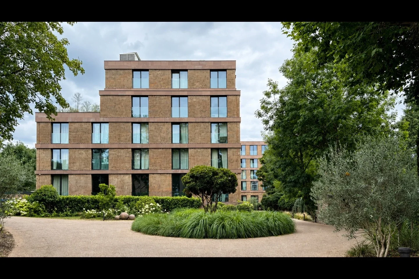 Flat Willesden Lane in Greater London