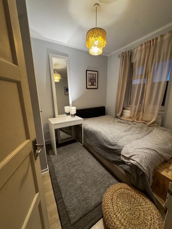 Room Broomwood Road in Greater London