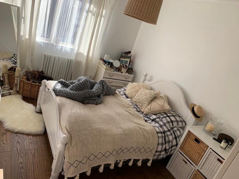 Room Broomwood Road in Greater London