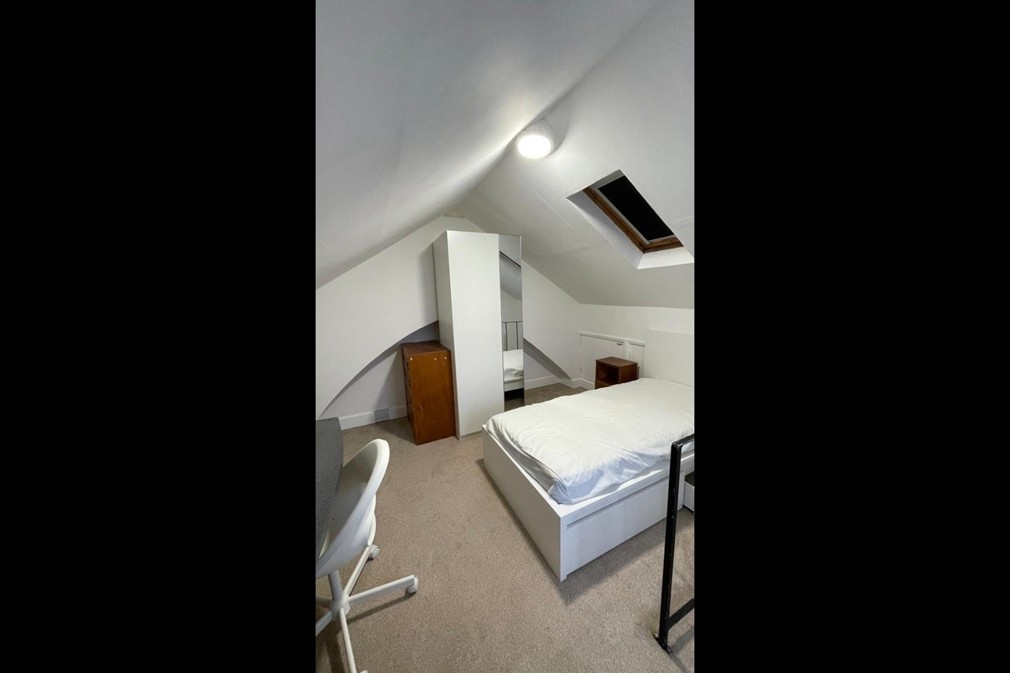 Room Lower Court Road in Epsom and Ewell