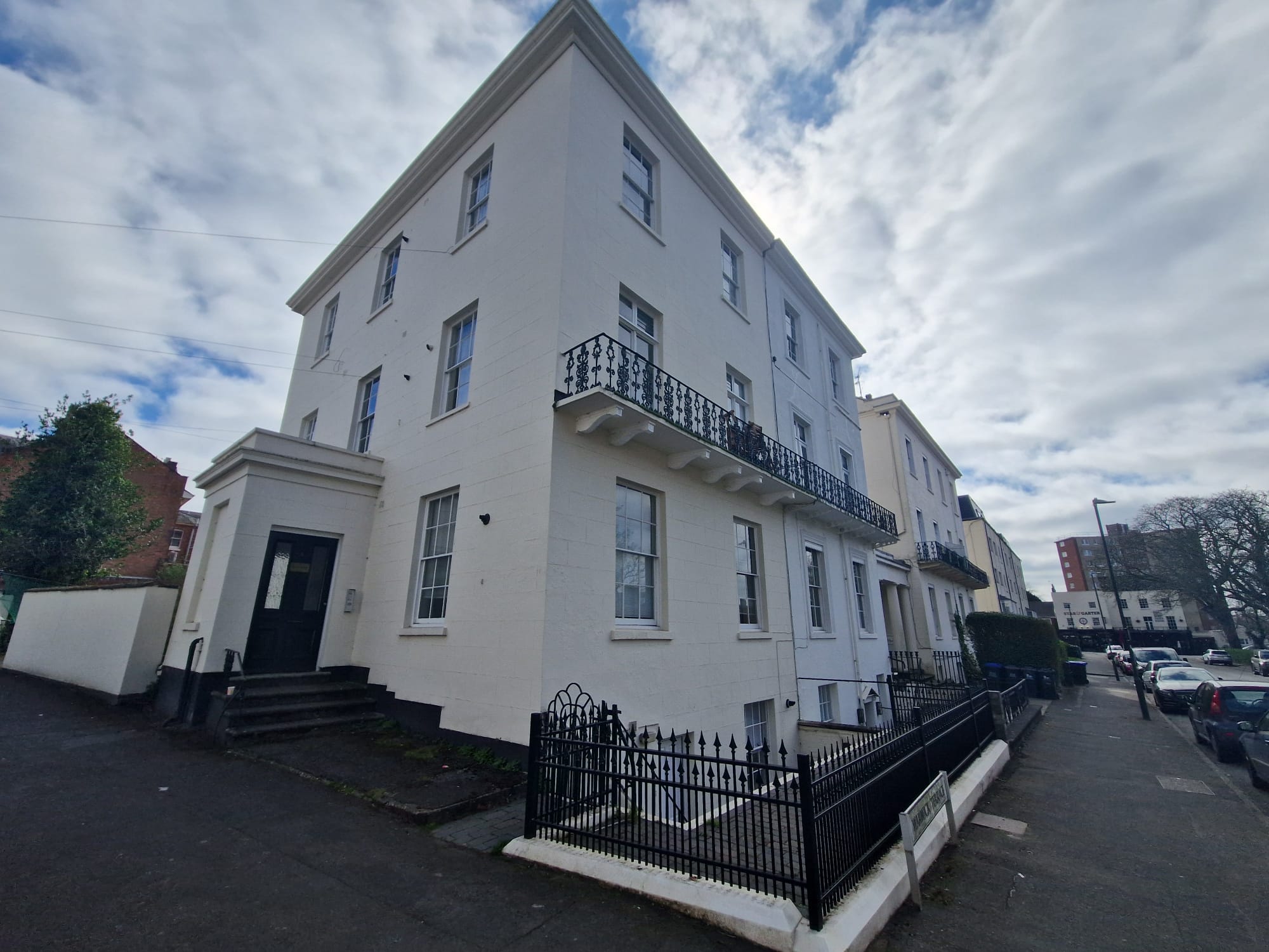 Flat Beauchamp Hill in Royal Leamington Spa