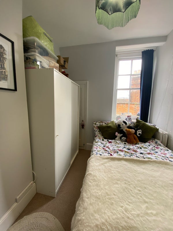 Room Kennington Road in Greater London