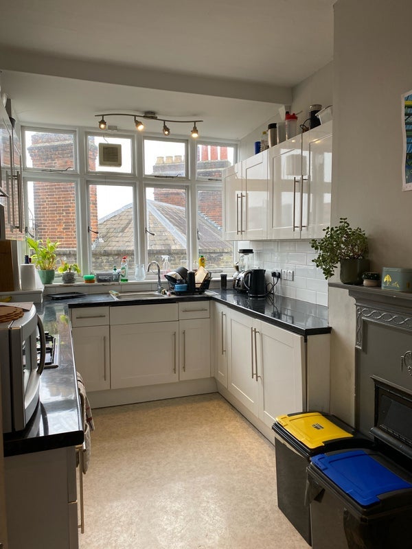Room Kennington Road in Greater London