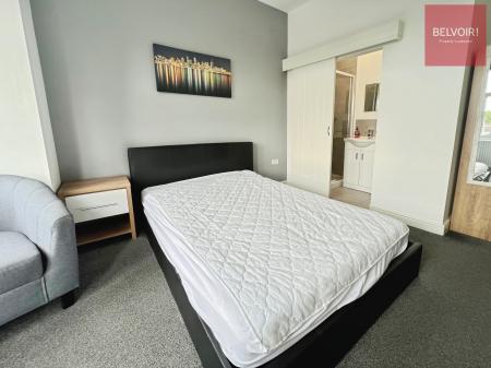 Room Grimsby Road in Cleethorpes