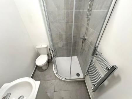 Room Grimsby Road in Cleethorpes