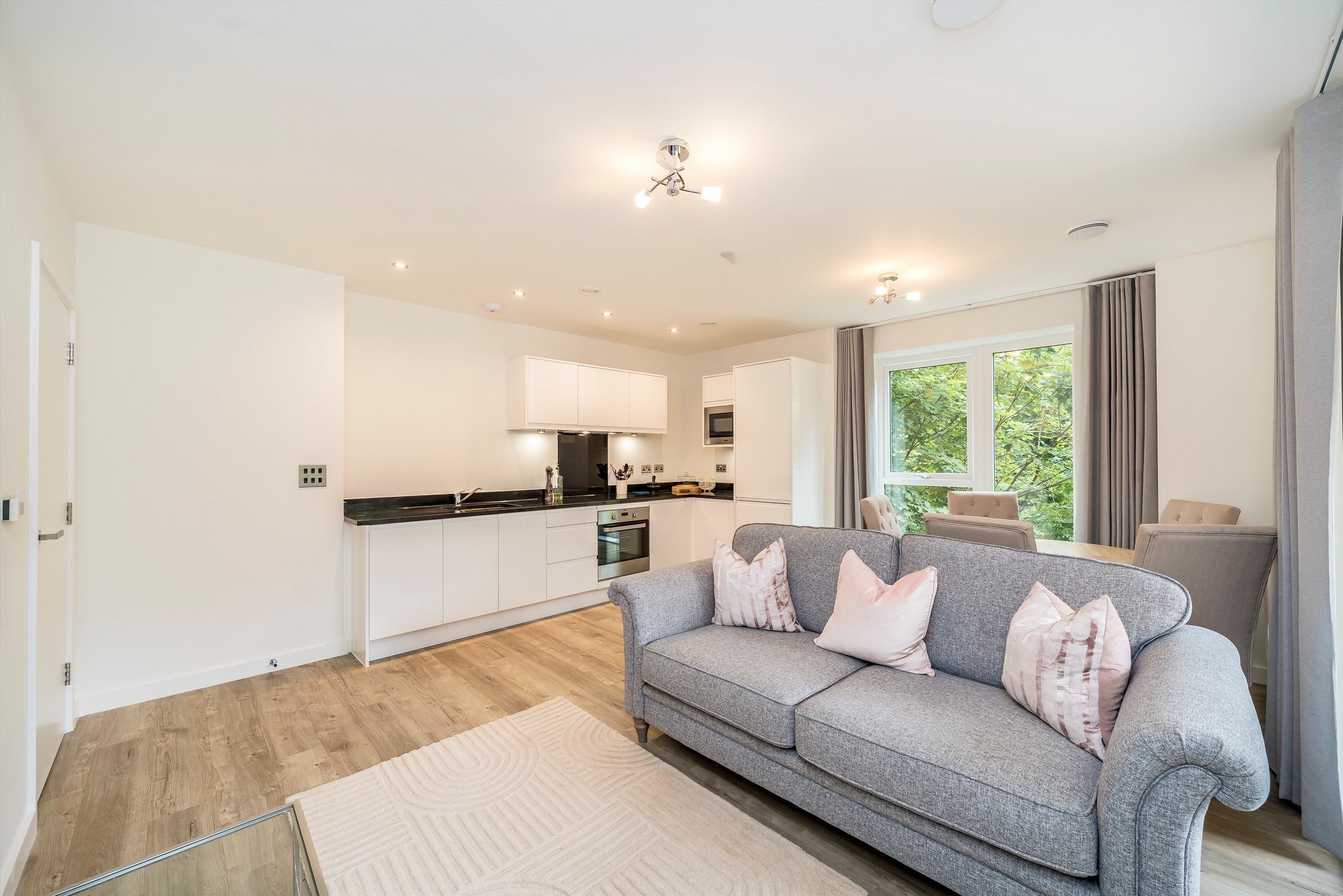 Flat Bowen Drive in Greater London