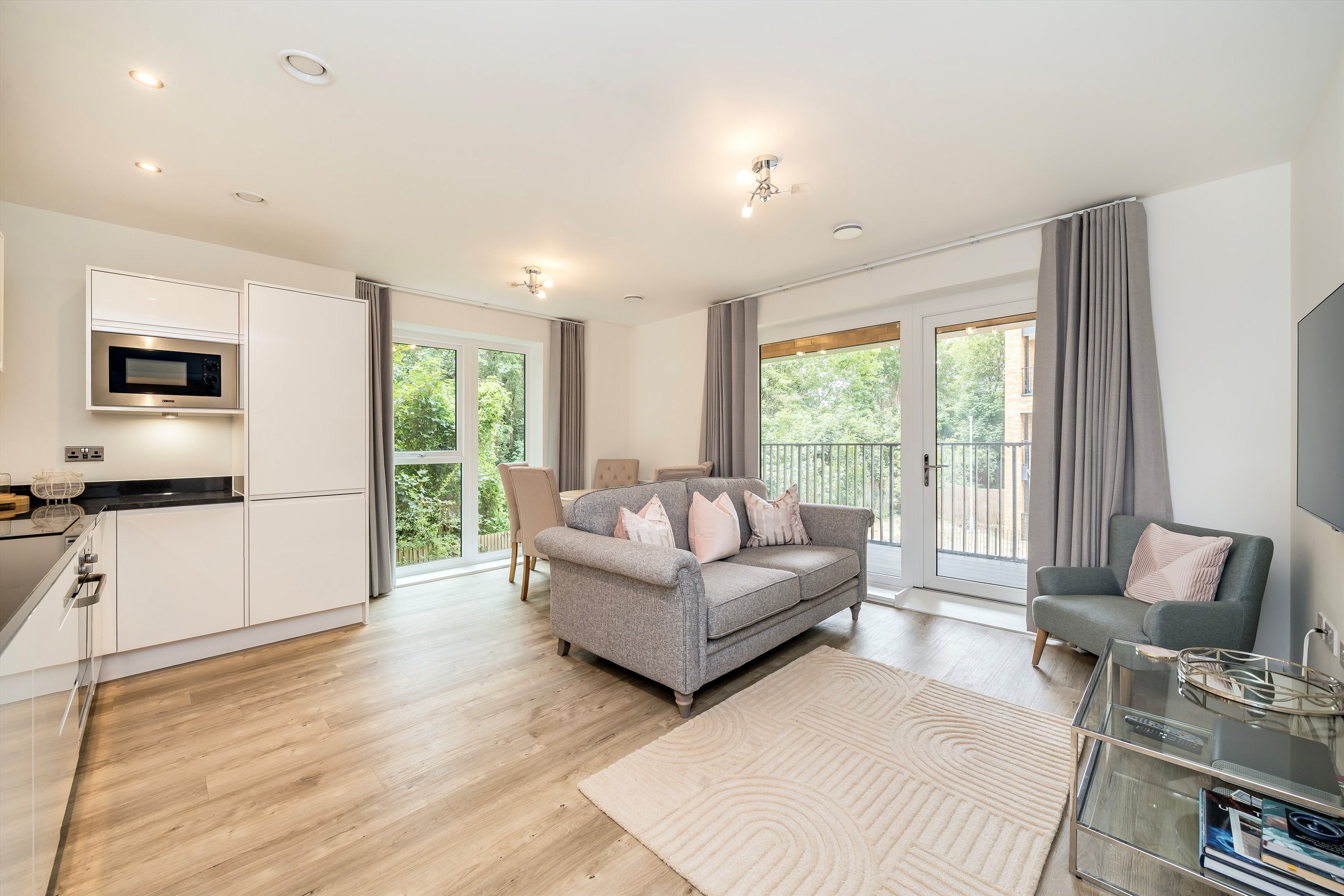 Flat Bowen Drive in Greater London